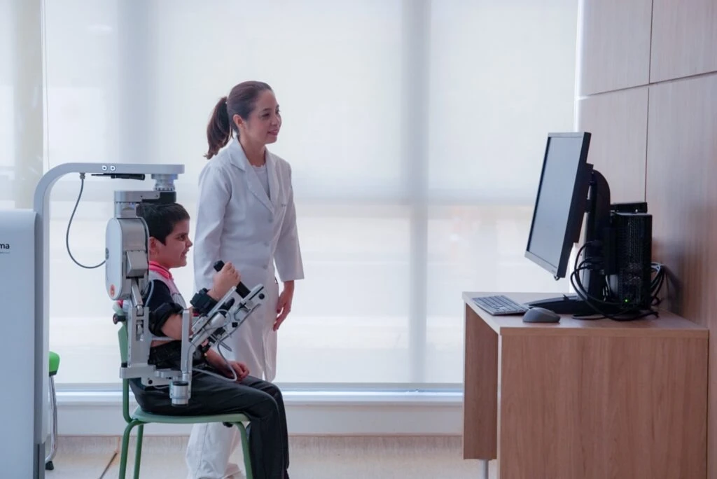 CORA_REABILITACAO_ROBOTICA_PARA_PACIENTES_DO_CRER_POR_LUCAS_DIENER
