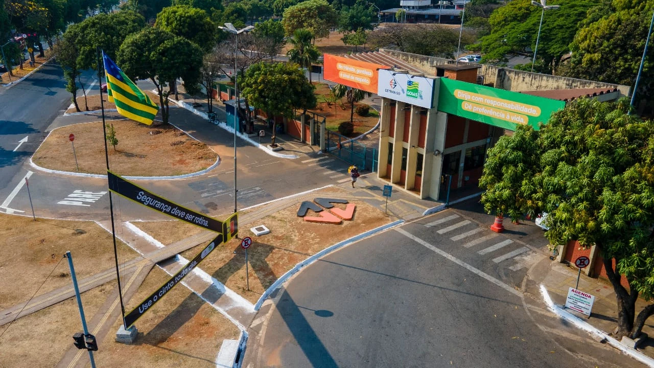 Fachada-Detran-foto-Leandro-Vieira