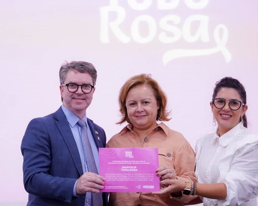 GOIAS_TODO_ROSA1_POR_IRON_BRAZ