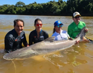 Pescaria-no-Araguaia_Goias-Turismo