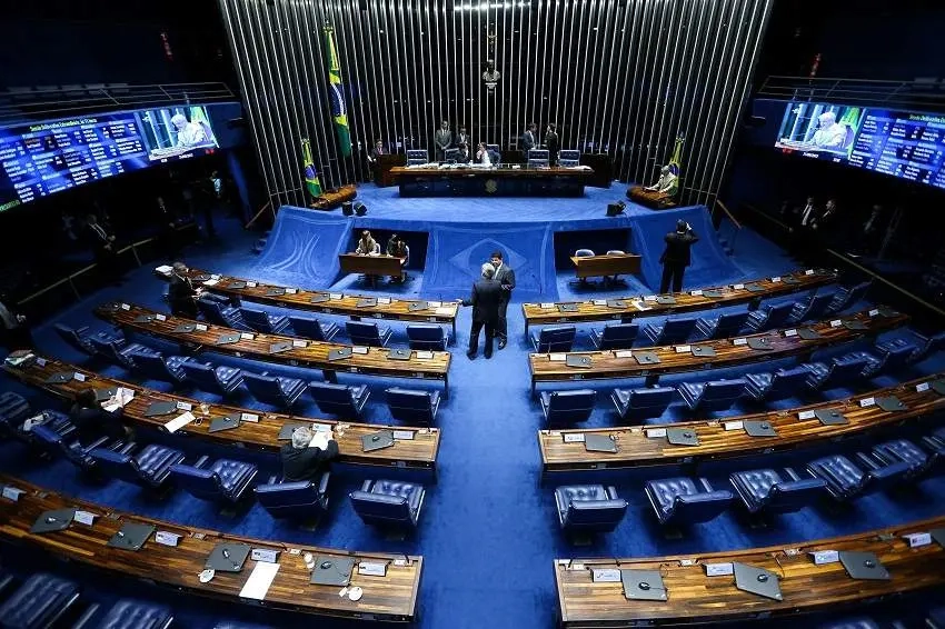 1785340358-senador