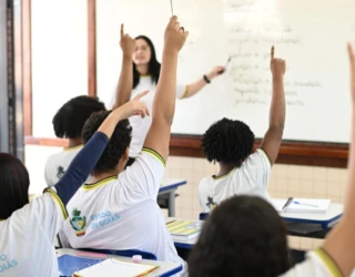 Alunos-de-escola-estadual-em-sala-de-aula_Secom-1536x1022