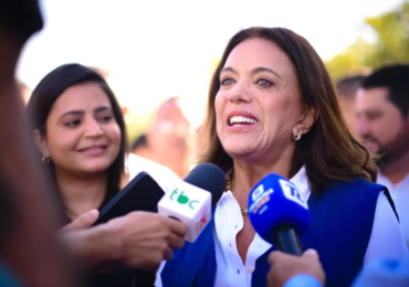 1775918211-gracinha-caiado-marca-presenca-no-3o-encontro-mulheres-em-campo-1024x684-1