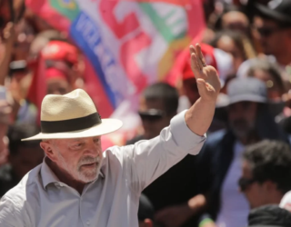o-presidente-luiz-inacio-lula-da-silva-pt-participa-de-ato-de-campanha
